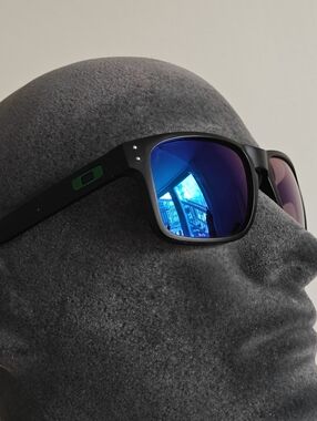 Authentic Oakley Holbrook XL Polarized sunglasses Made in USA